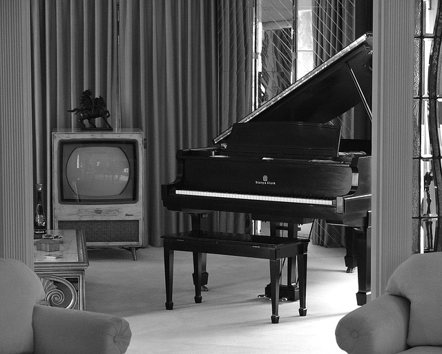 Klavír v bytě